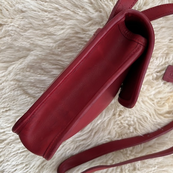 Vintage Coach Red Leather Side Pack 9978 - Picture 6 of 13